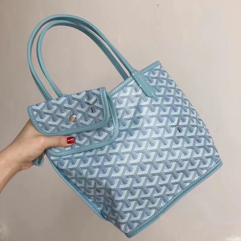 Трендовые сумки Goyard