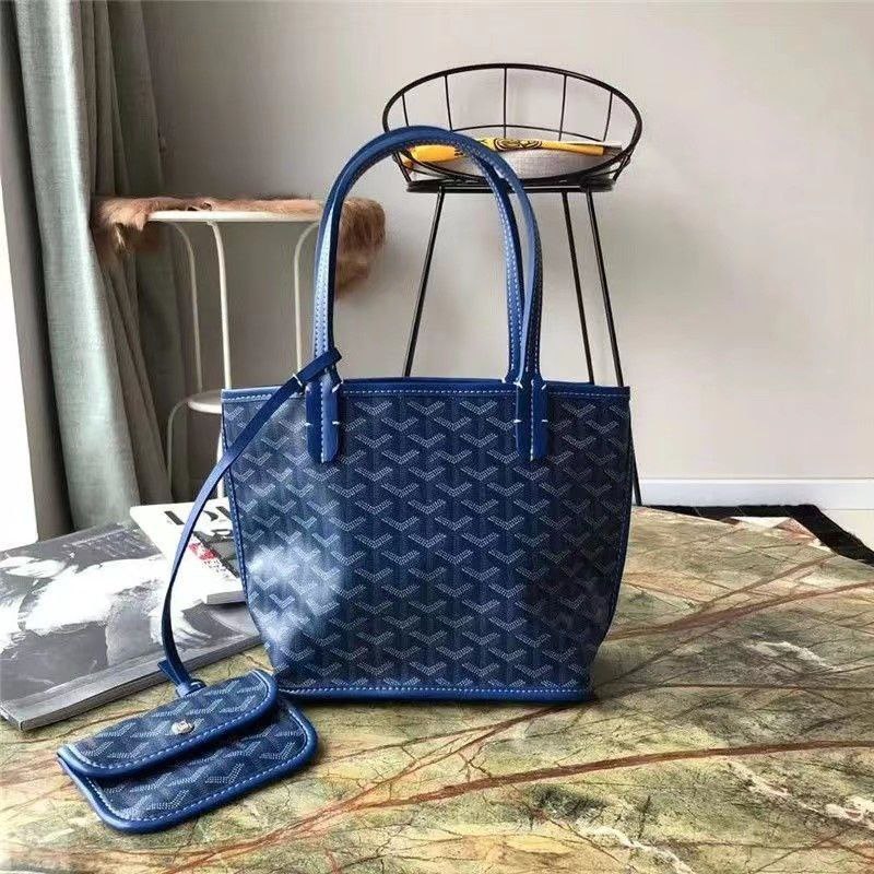 Трендовые сумки Goyard